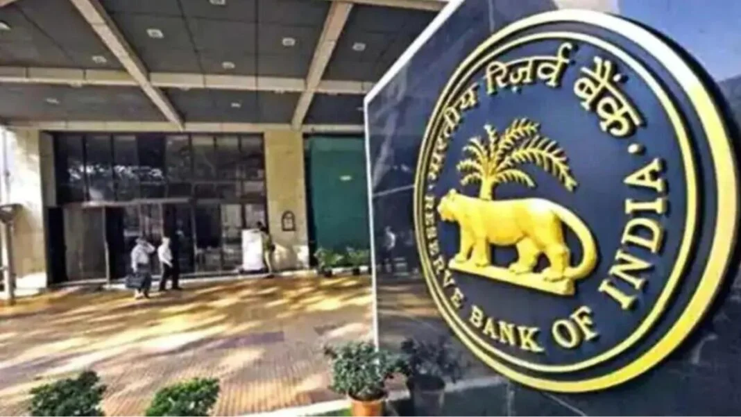 RBI के एक फैसले से मचा हड़कंप,अचानक बंद हुआ देश का ये बड़ा सहकारी बैंक,अब ग्राहकों के करोड़ों रुपये का…